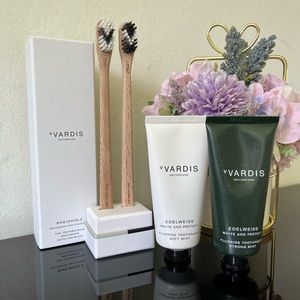 vVardis Luxury Swiss Teeth Care Set - beechwood brushes & edelweiss toothpastes